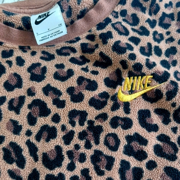 Nike leopard sweatshirt - Picture 2 of 4